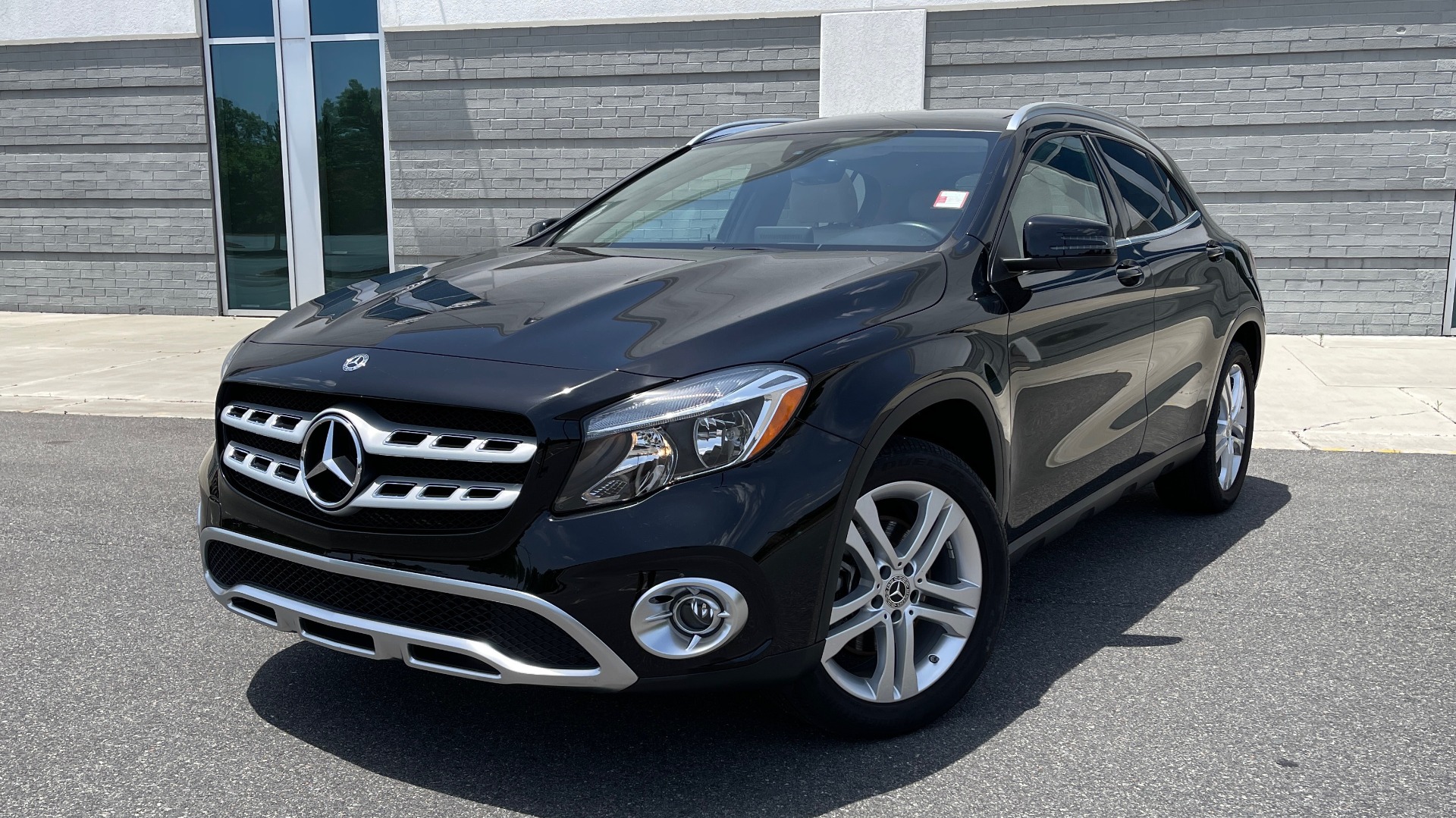 Used 2018 Mercedes-Benz GLA 250 4MATIC SUV / PANO-ROOF / HTD STS / BLIND SPOT ASST / APPLE for sale Sold at Formula Imports in Charlotte NC 28227 1
