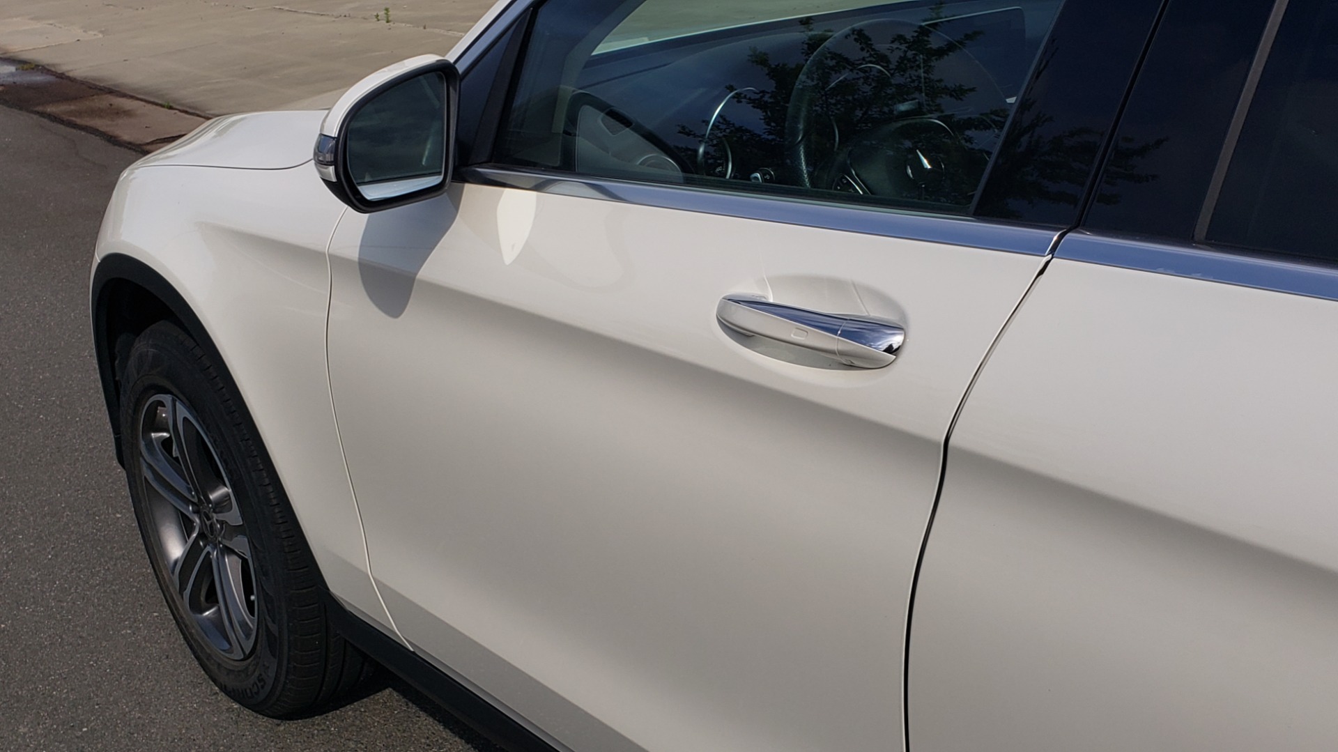 Used 2018 Mercedes-Benz GLC 300 4MATIC / PREM PKG / PANO-ROOF / APPLE / REARVIEW for sale Sold at Formula Imports in Charlotte NC 28227 10