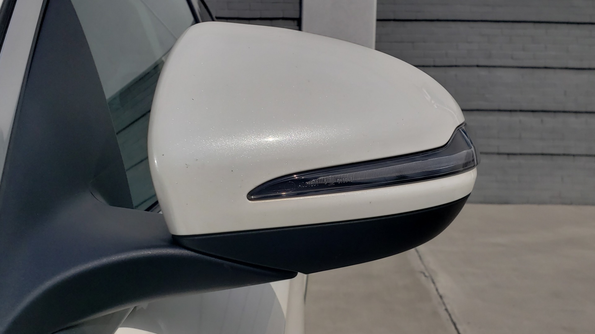 Used 2018 Mercedes-Benz GLC 300 4MATIC / PREM PKG / PANO-ROOF / APPLE / REARVIEW for sale Sold at Formula Imports in Charlotte NC 28227 27