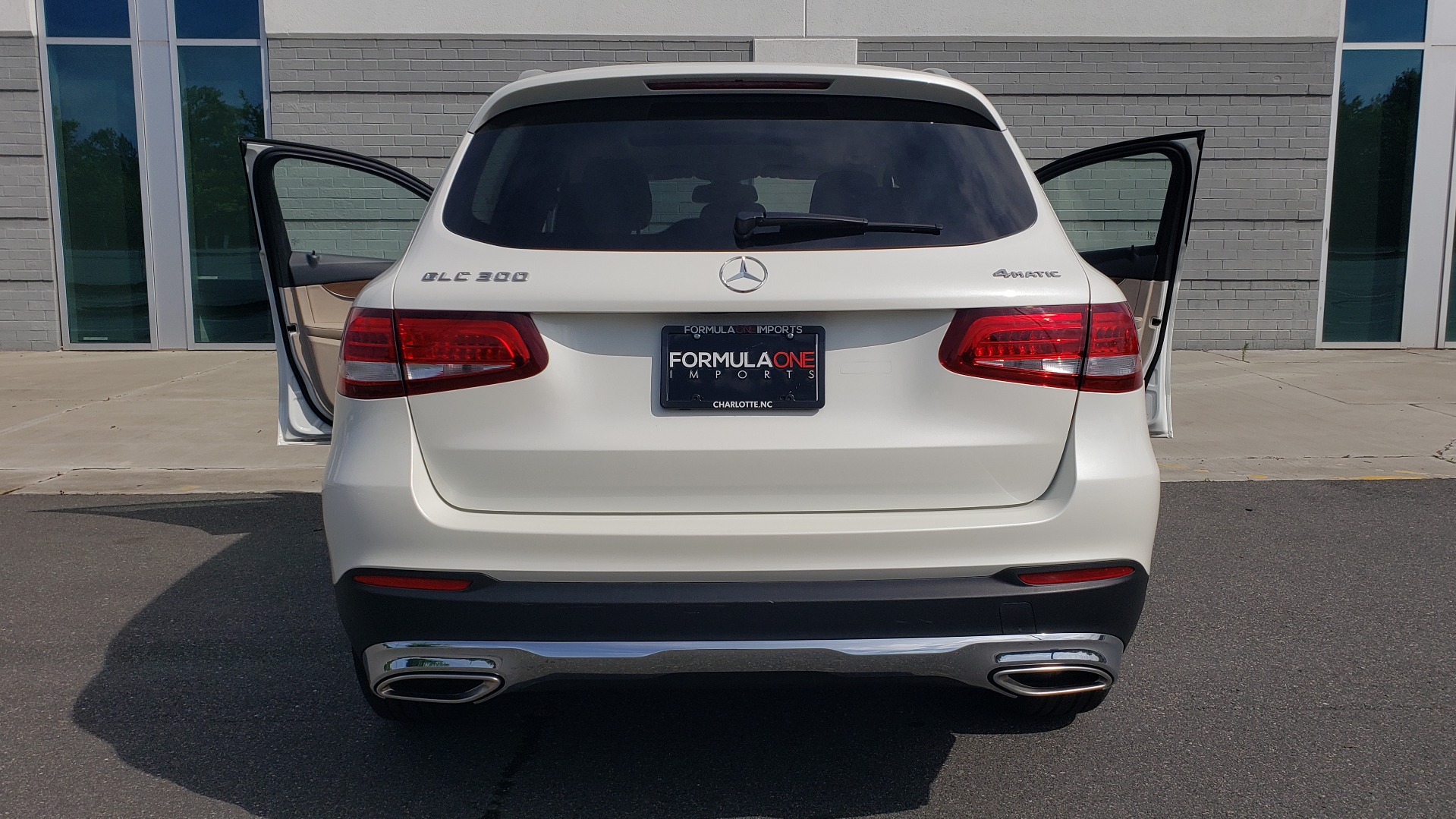 Used 2018 Mercedes-Benz GLC 300 4MATIC / PREM PKG / PANO-ROOF / APPLE / REARVIEW for sale Sold at Formula Imports in Charlotte NC 28227 28