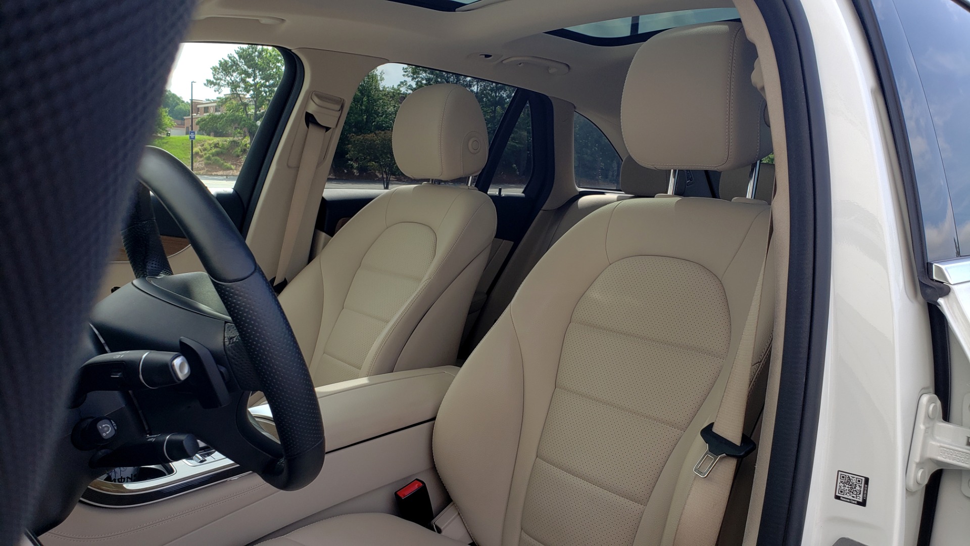 Used 2018 Mercedes-Benz GLC 300 4MATIC / PREM PKG / PANO-ROOF / APPLE / REARVIEW for sale Sold at Formula Imports in Charlotte NC 28227 35