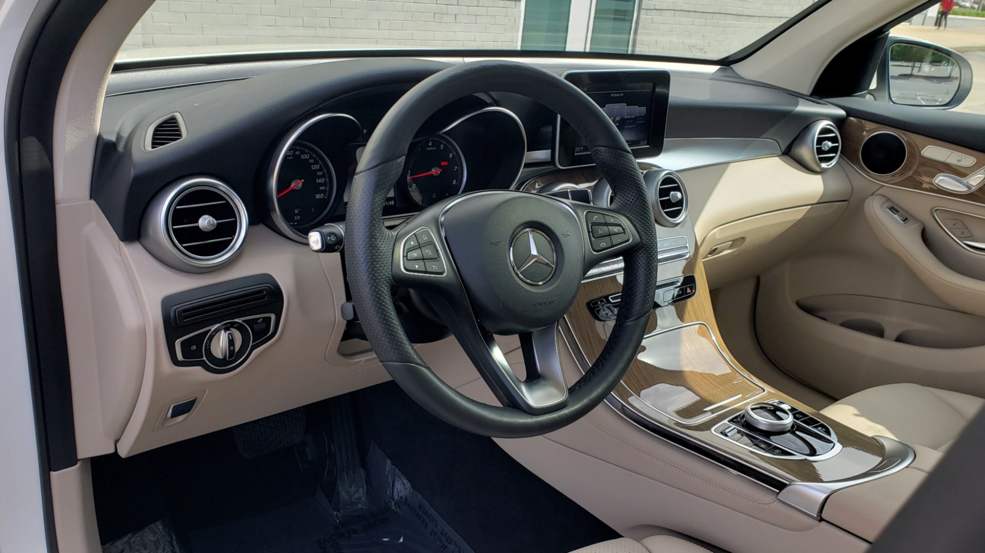 Used 2018 Mercedes-Benz GLC 300 4MATIC / PREM PKG / PANO-ROOF / APPLE / REARVIEW for sale Sold at Formula Imports in Charlotte NC 28227 37