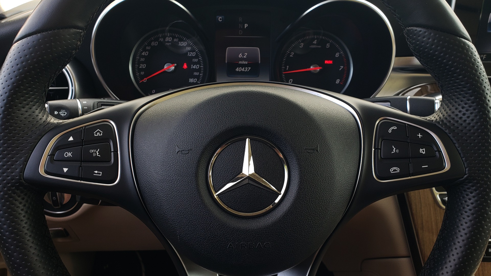 Used 2018 Mercedes-Benz GLC 300 4MATIC / PREM PKG / PANO-ROOF / APPLE / REARVIEW for sale Sold at Formula Imports in Charlotte NC 28227 38