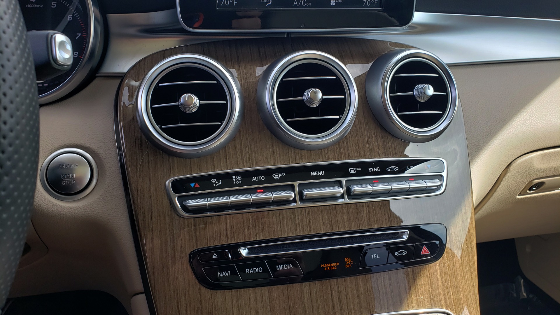 Used 2018 Mercedes-Benz GLC 300 4MATIC / PREM PKG / PANO-ROOF / APPLE / REARVIEW for sale Sold at Formula Imports in Charlotte NC 28227 45