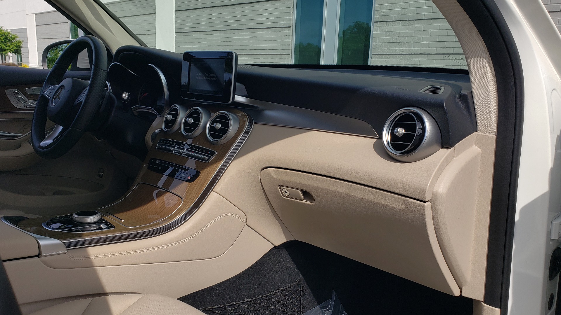 Used 2018 Mercedes-Benz GLC 300 4MATIC / PREM PKG / PANO-ROOF / APPLE / REARVIEW for sale Sold at Formula Imports in Charlotte NC 28227 63