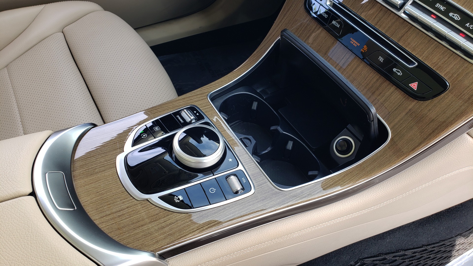 Used 2018 Mercedes-Benz GLC 300 4MATIC / PREM PKG / PANO-ROOF / APPLE / REARVIEW for sale Sold at Formula Imports in Charlotte NC 28227 64