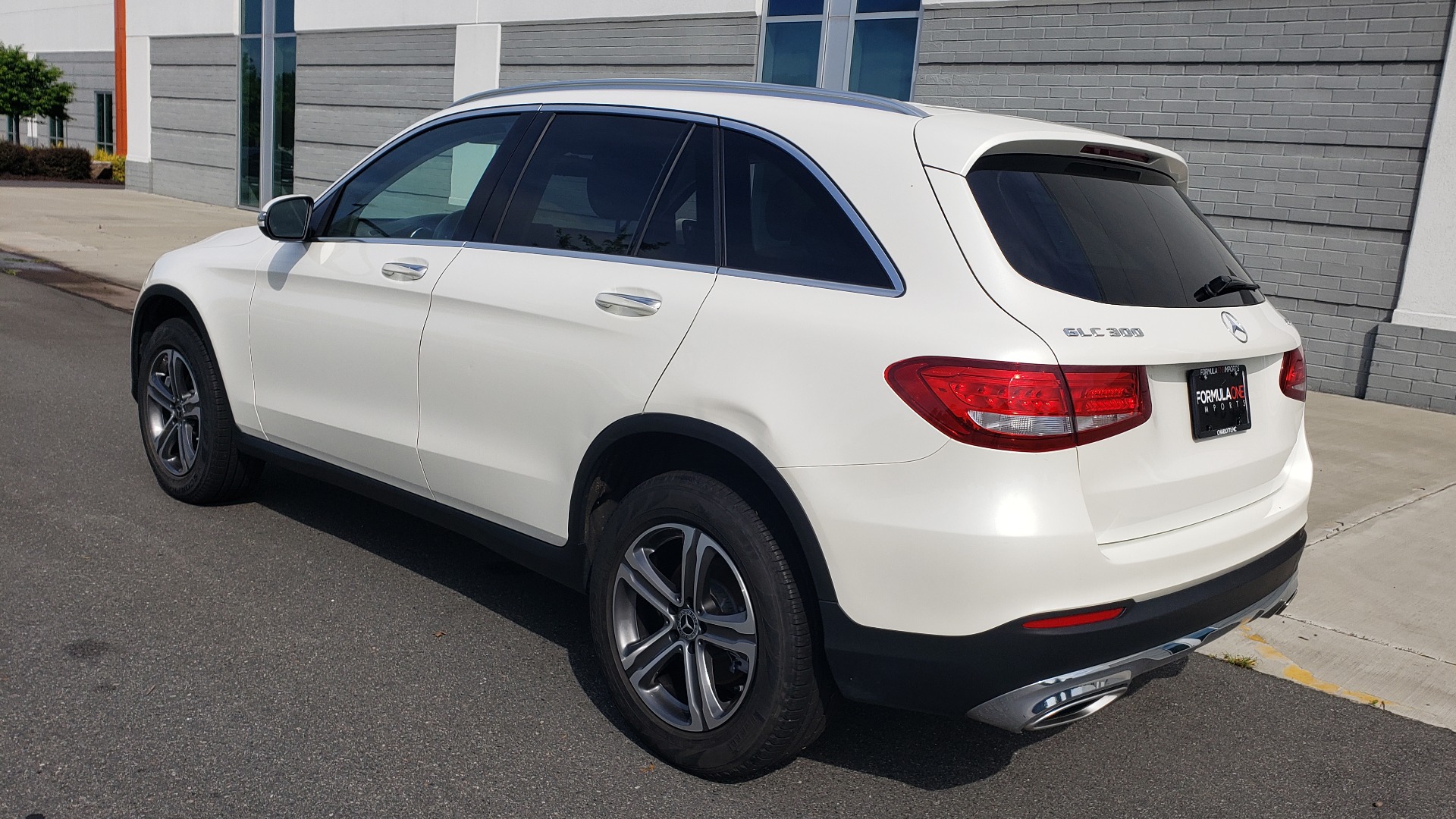 Used 2018 Mercedes-Benz GLC 300 4MATIC / PREM PKG / PANO-ROOF / APPLE / REARVIEW for sale Sold at Formula Imports in Charlotte NC 28227 7