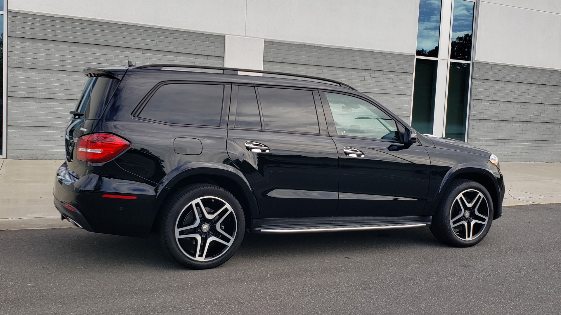 Used 2017 Mercedes-Benz GLS 550 4MATIC / NAV / DRVR ASST / SUNROOF / NIGHT PKG / REARVIEW for sale Sold at Formula Imports in Charlotte NC 28227 6