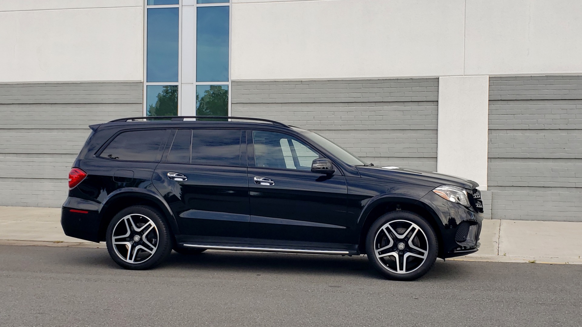 Used 2017 Mercedes-Benz GLS 550 4MATIC / NAV / DRVR ASST / SUNROOF / NIGHT PKG / REARVIEW for sale Sold at Formula Imports in Charlotte NC 28227 9