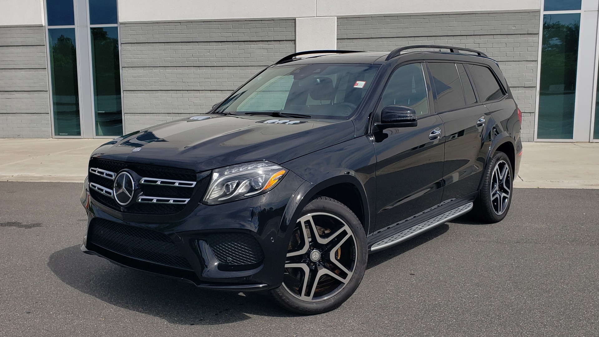 Used 2017 Mercedes-Benz GLS 550 4MATIC / NAV / DRVR ASST / SUNROOF / NIGHT PKG / REARVIEW for sale Sold at Formula Imports in Charlotte NC 28227 1