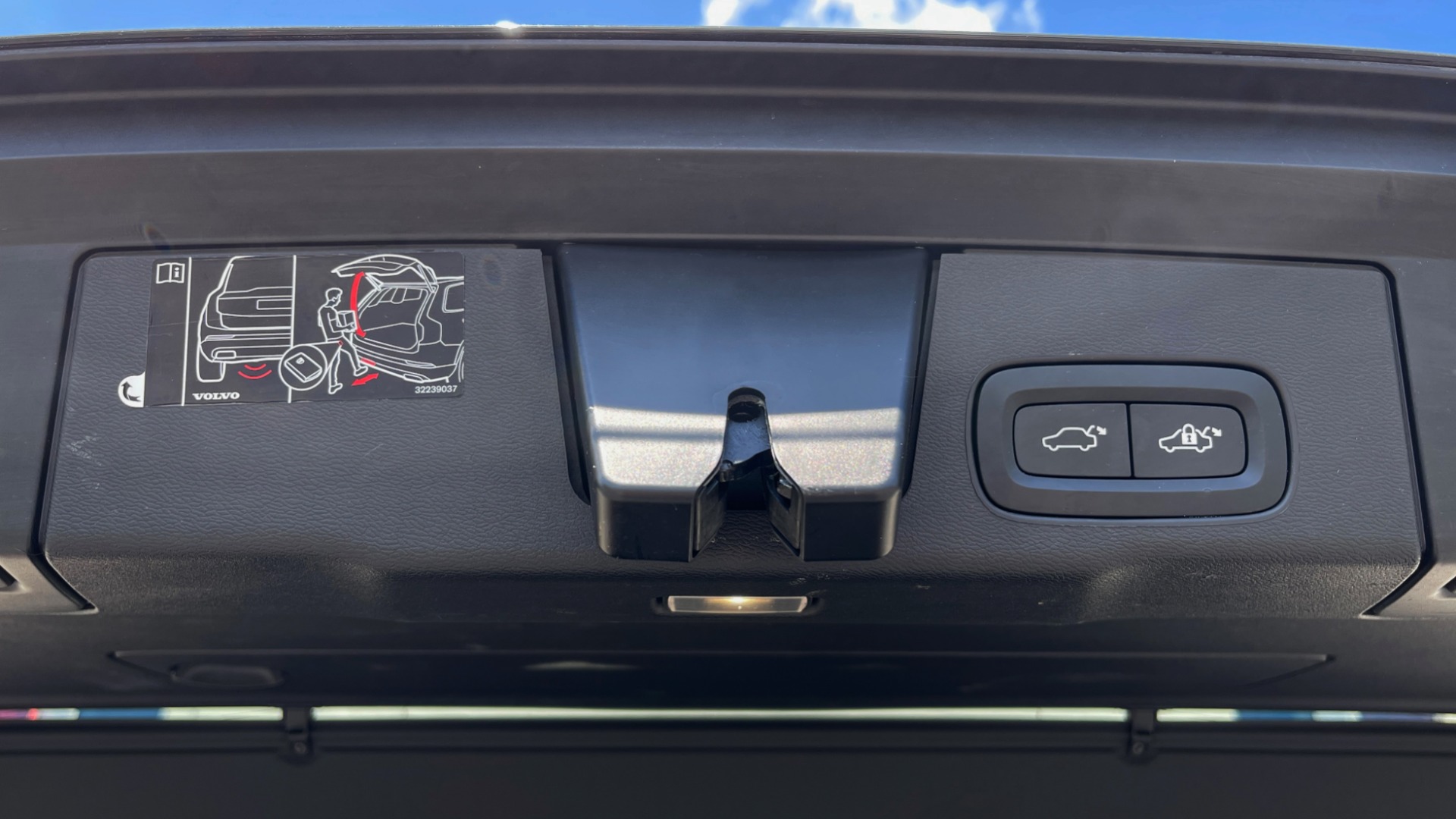 Used 2018 Volvo XC60 INSCRIPTION 2.0L TURBO SUV / AWD / NAV / SUNROOF / REARVIEW for sale Sold at Formula Imports in Charlotte NC 28227 26