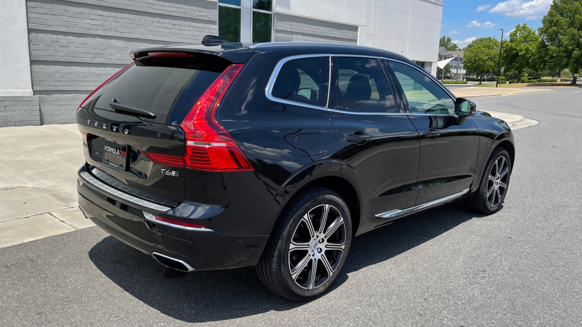 Used 2018 Volvo XC60 INSCRIPTION 2.0L TURBO SUV / AWD / NAV / SUNROOF / REARVIEW for sale Sold at Formula Imports in Charlotte NC 28227 3
