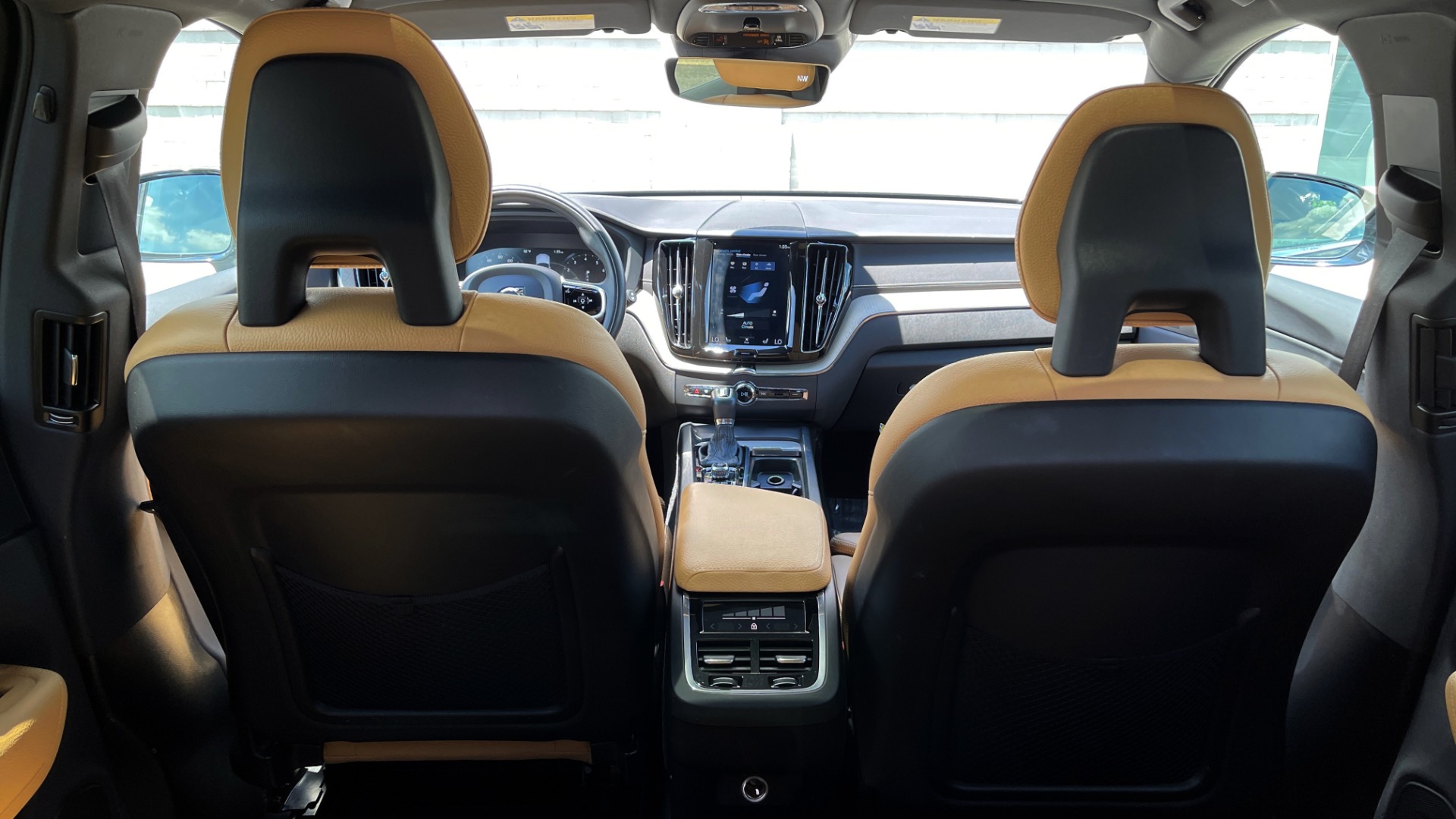 Used 2018 Volvo XC60 INSCRIPTION 2.0L TURBO SUV / AWD / NAV / SUNROOF / REARVIEW for sale Sold at Formula Imports in Charlotte NC 28227 30