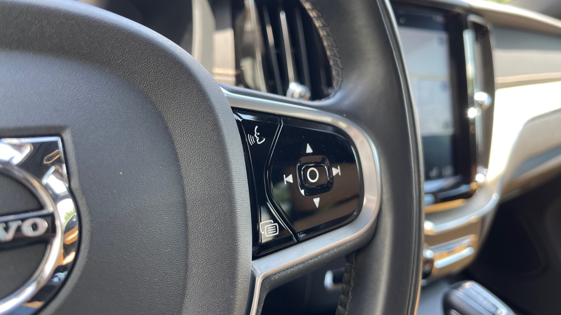 Used 2018 Volvo XC60 INSCRIPTION 2.0L TURBO SUV / AWD / NAV / SUNROOF / REARVIEW for sale Sold at Formula Imports in Charlotte NC 28227 44