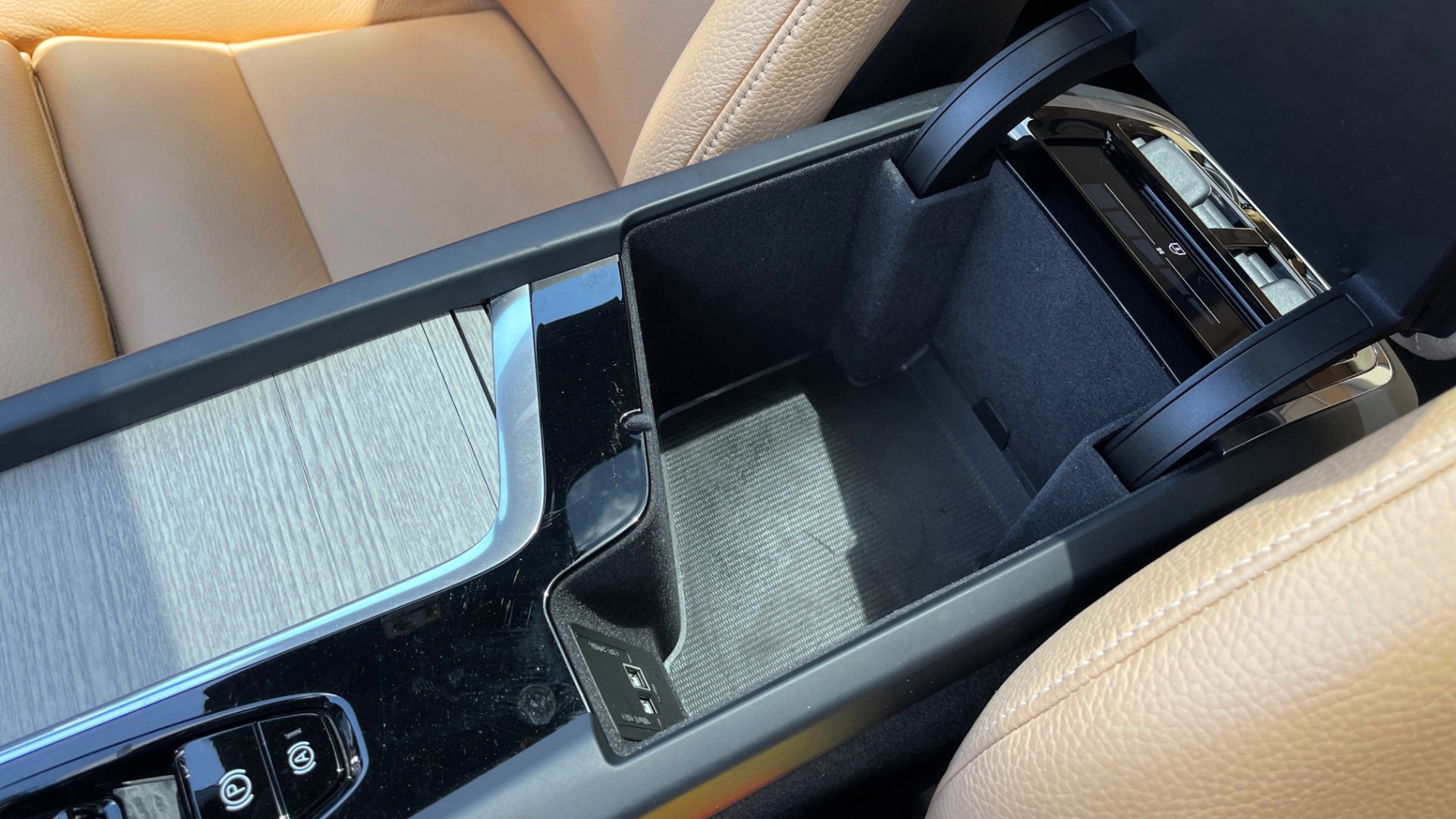 Used 2018 Volvo XC60 INSCRIPTION 2.0L TURBO SUV / AWD / NAV / SUNROOF / REARVIEW for sale Sold at Formula Imports in Charlotte NC 28227 56