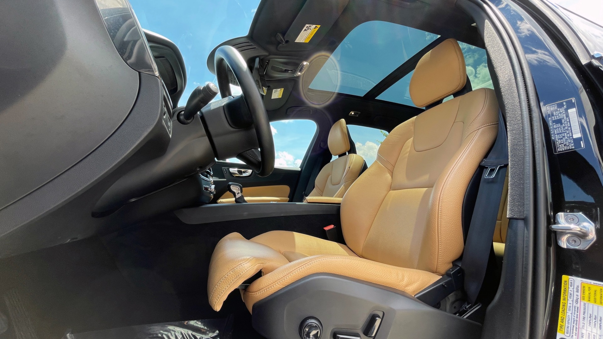 Used 2018 Volvo XC60 INSCRIPTION 2.0L TURBO SUV / AWD / NAV / SUNROOF / REARVIEW for sale Sold at Formula Imports in Charlotte NC 28227 61