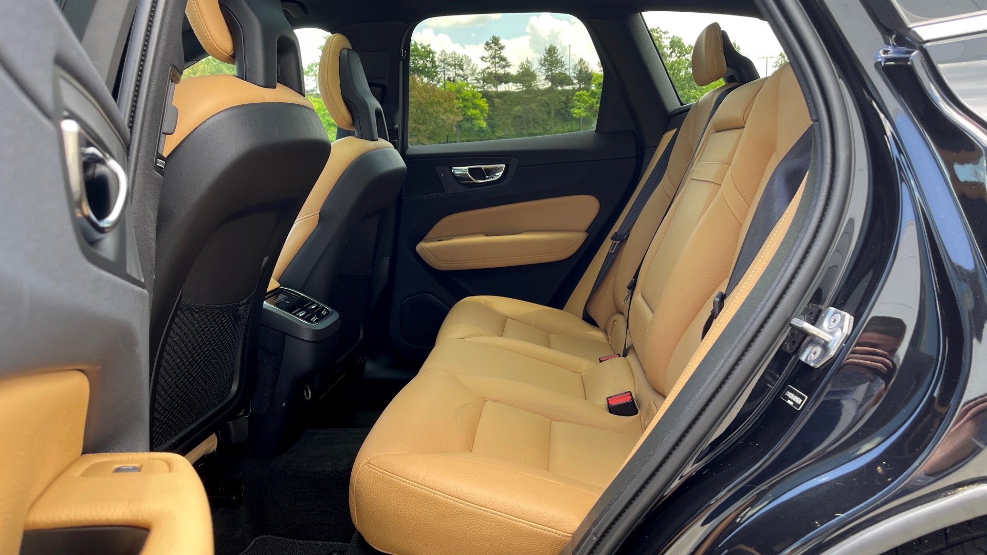 Used 2018 Volvo XC60 INSCRIPTION 2.0L TURBO SUV / AWD / NAV / SUNROOF / REARVIEW for sale Sold at Formula Imports in Charlotte NC 28227 63