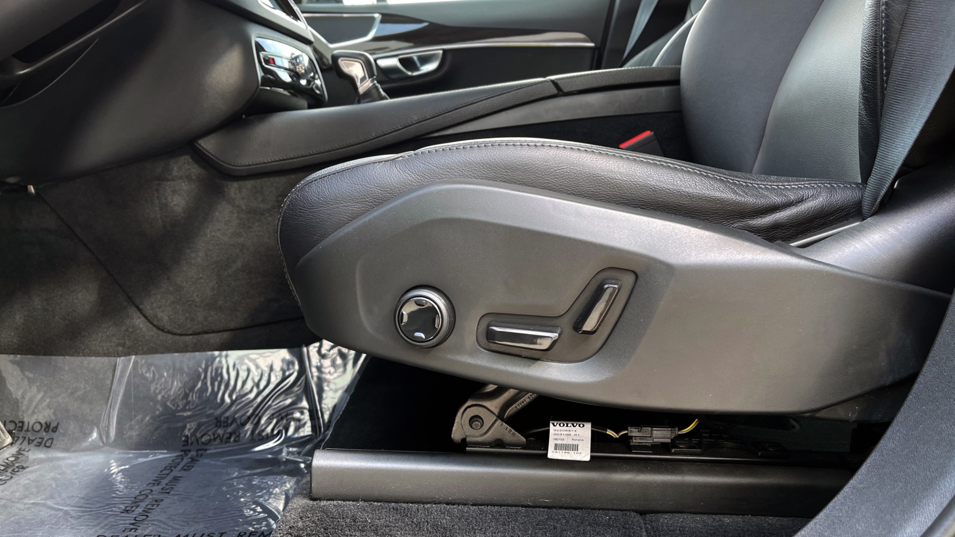 Used 2018 Volvo XC90 T5 AWD MOMENTUM PLUS / NAV / SUNROOF / 3-ROW / REARVIEW for sale Sold at Formula Imports in Charlotte NC 28227 37