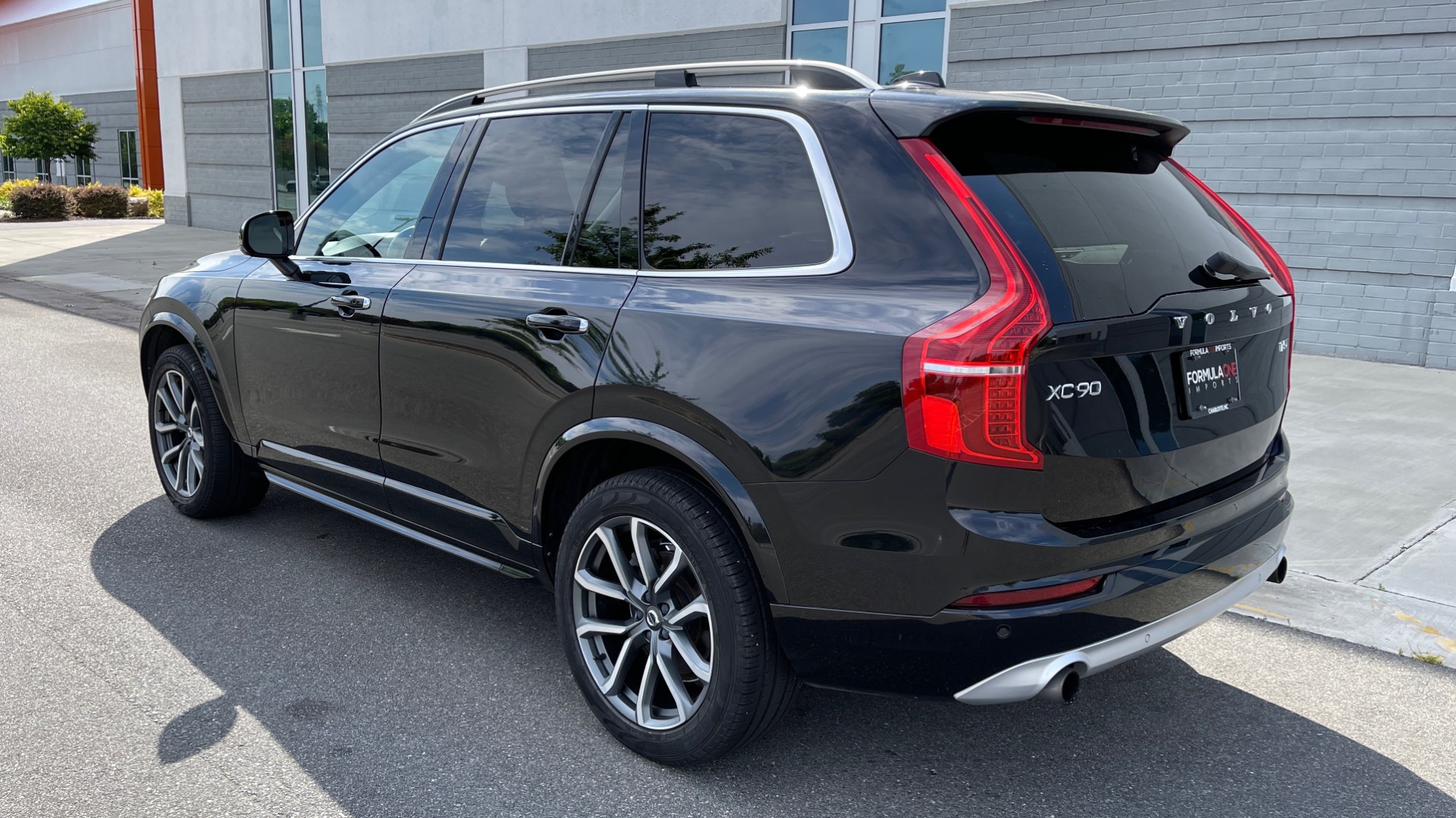 Used 2018 Volvo XC90 T5 AWD MOMENTUM PLUS / NAV / SUNROOF / 3-ROW / REARVIEW for sale Sold at Formula Imports in Charlotte NC 28227 4
