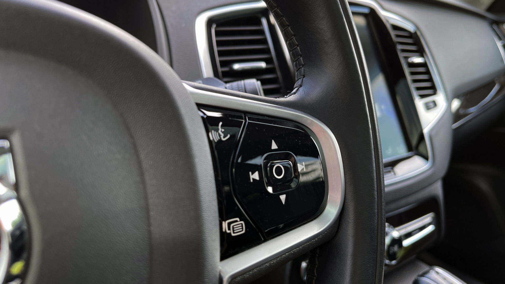 Used 2018 Volvo XC90 T5 AWD MOMENTUM PLUS / NAV / SUNROOF / 3-ROW / REARVIEW for sale Sold at Formula Imports in Charlotte NC 28227 43