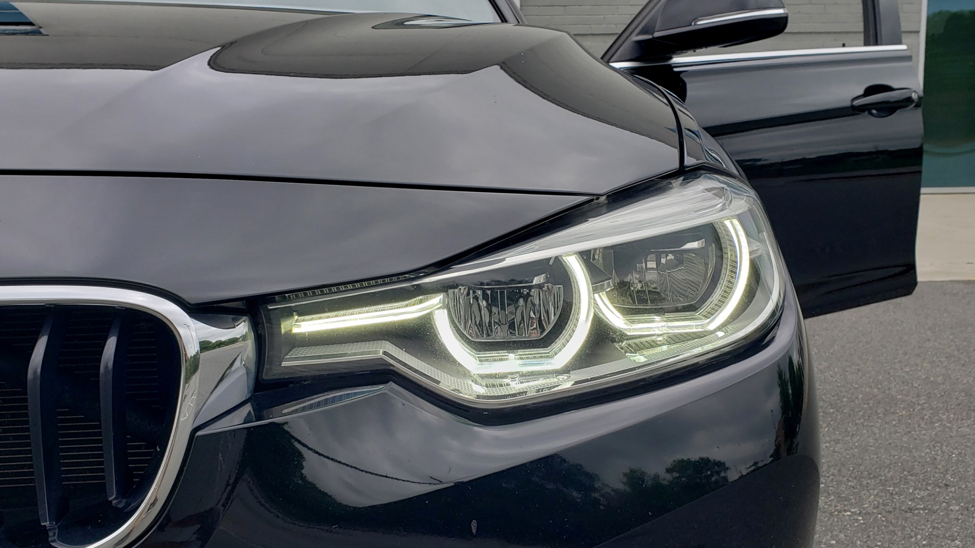 Used 2018 BMW 3 SERIES 330IXDRIVE / CONV PKG / NAV / SUNROOF / HTD STS / REARVIEW for sale Sold at Formula Imports in Charlotte NC 28227 21