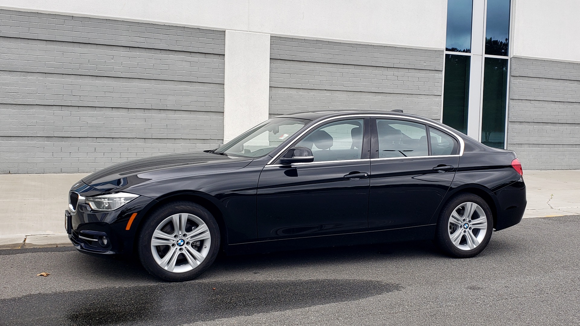 Used 2018 BMW 3 SERIES 330IXDRIVE / CONV PKG / NAV / SUNROOF / HTD STS / REARVIEW for sale Sold at Formula Imports in Charlotte NC 28227 4