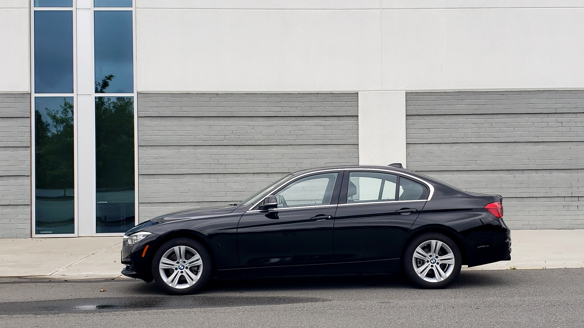 Used 2018 BMW 3 SERIES 330IXDRIVE / CONV PKG / NAV / SUNROOF / HTD STS / REARVIEW for sale Sold at Formula Imports in Charlotte NC 28227 5