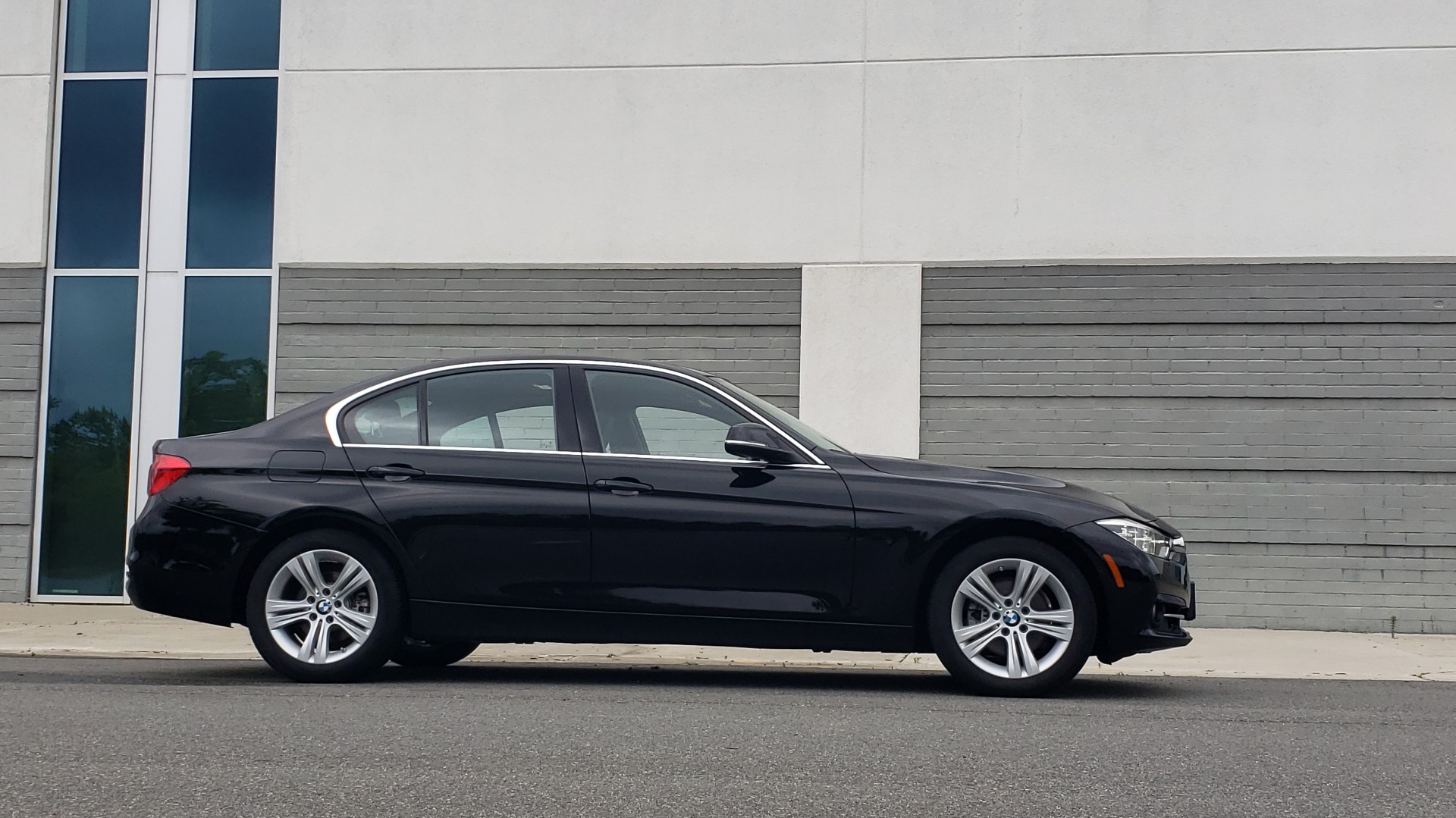 Used 2018 BMW 3 SERIES 330IXDRIVE / CONV PKG / NAV / SUNROOF / HTD STS / REARVIEW for sale Sold at Formula Imports in Charlotte NC 28227 9
