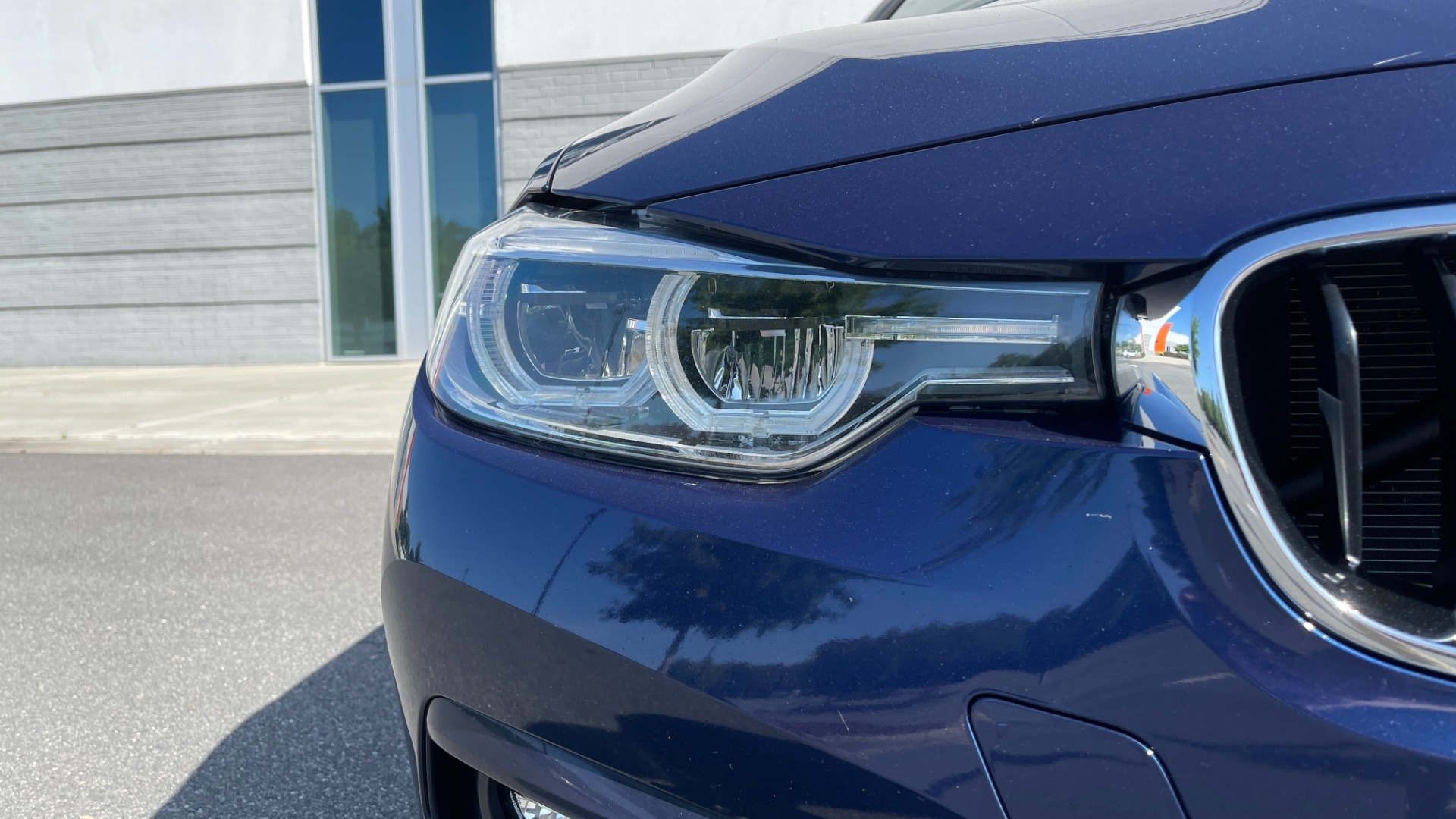 Used 2018 BMW 3 SERIES 330I XDRIVE / CONV PKG / SUNROOF / HTD STS / BLIND SPOT for sale Sold at Formula Imports in Charlotte NC 28227 12