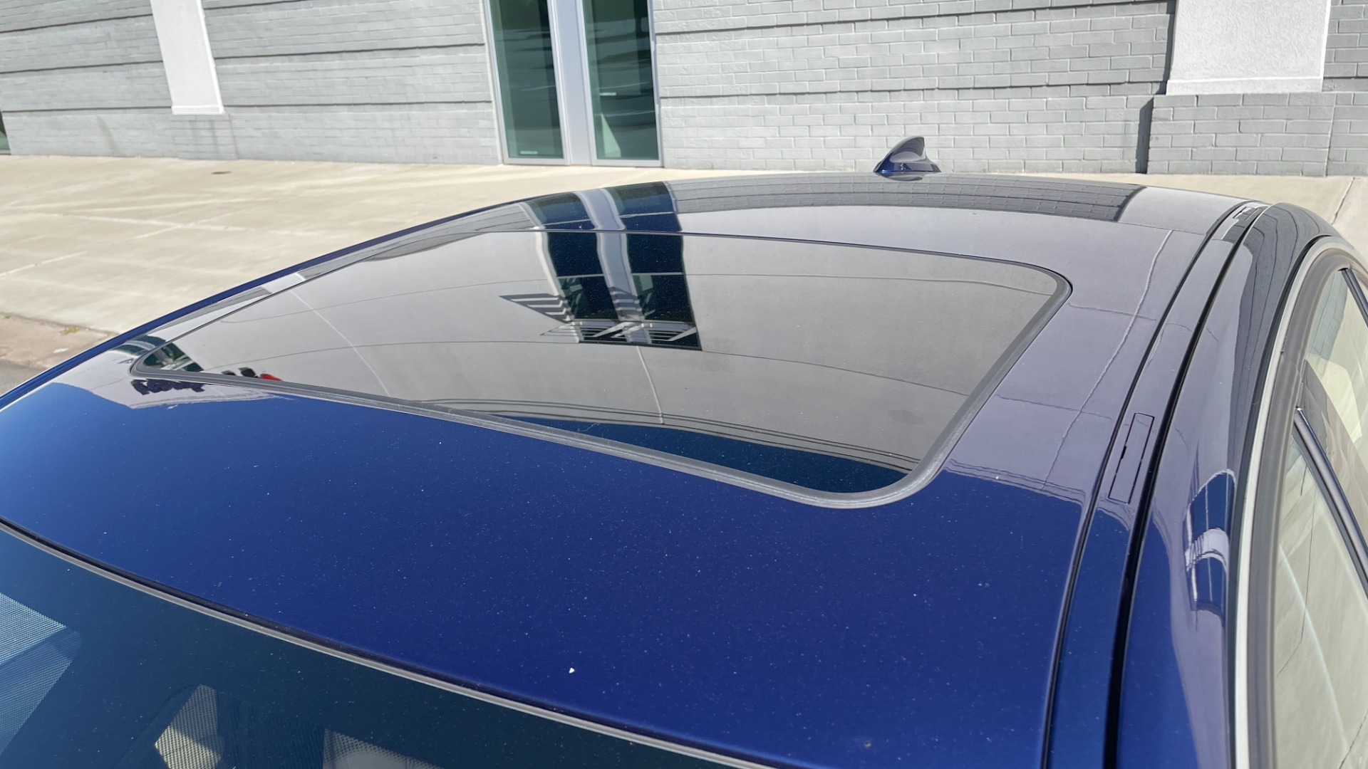 Used 2018 BMW 3 SERIES 330I XDRIVE / CONV PKG / SUNROOF / HTD STS / BLIND SPOT for sale Sold at Formula Imports in Charlotte NC 28227 16