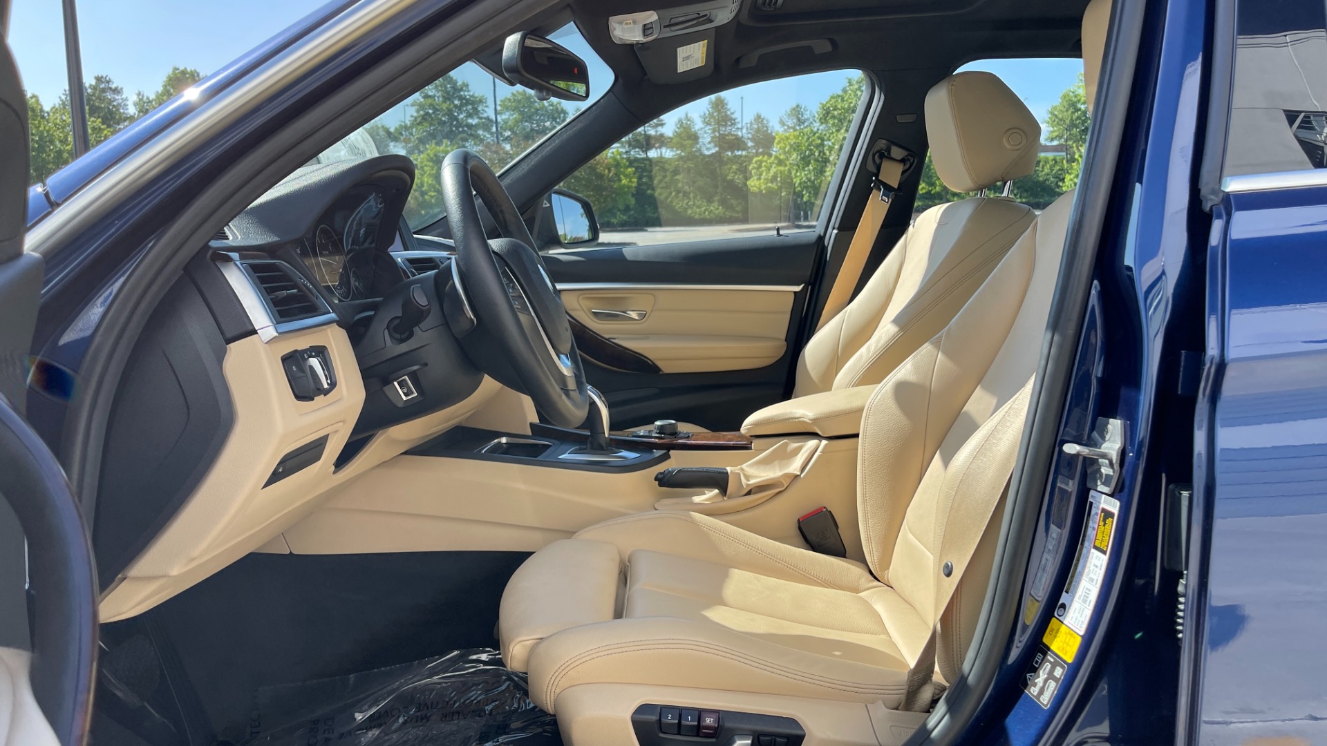 Used 2018 BMW 3 SERIES 330I XDRIVE / CONV PKG / SUNROOF / HTD STS / BLIND SPOT for sale Sold at Formula Imports in Charlotte NC 28227 33