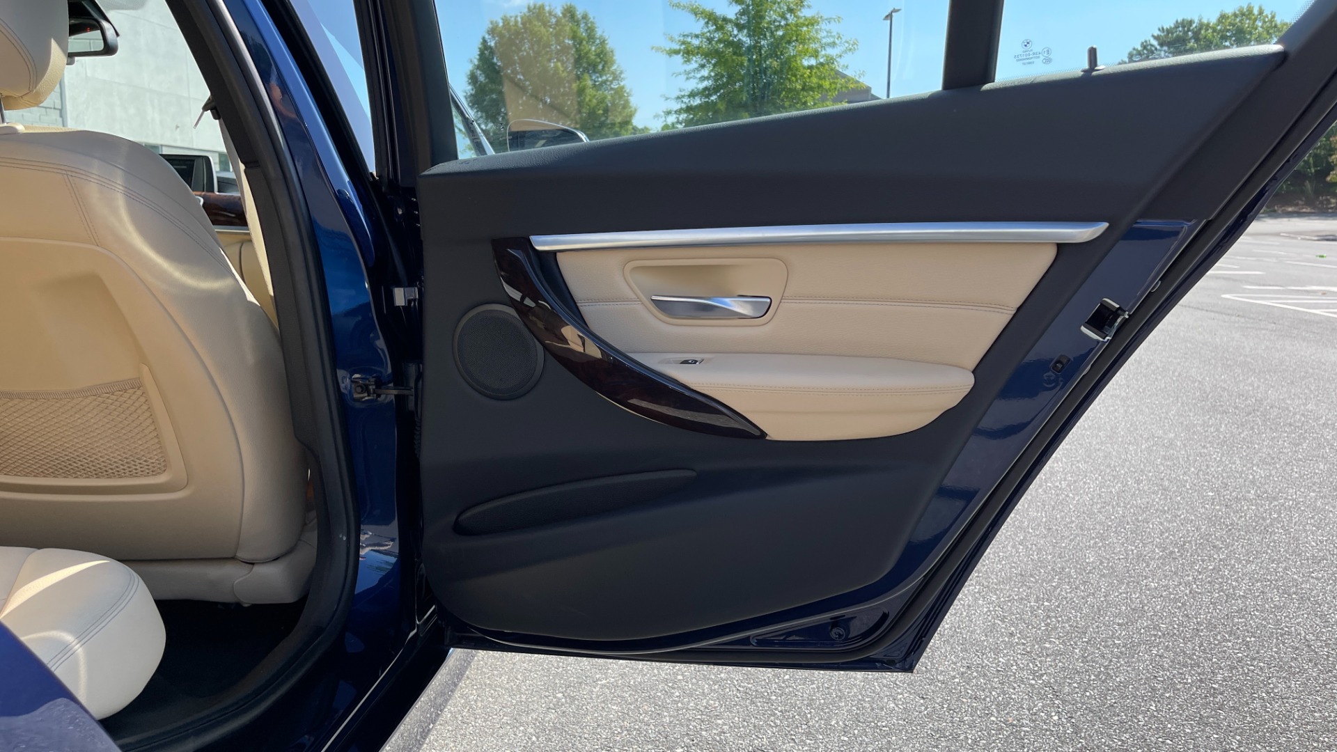 Used 2018 BMW 3 SERIES 330I XDRIVE / CONV PKG / SUNROOF / HTD STS / BLIND SPOT for sale Sold at Formula Imports in Charlotte NC 28227 61