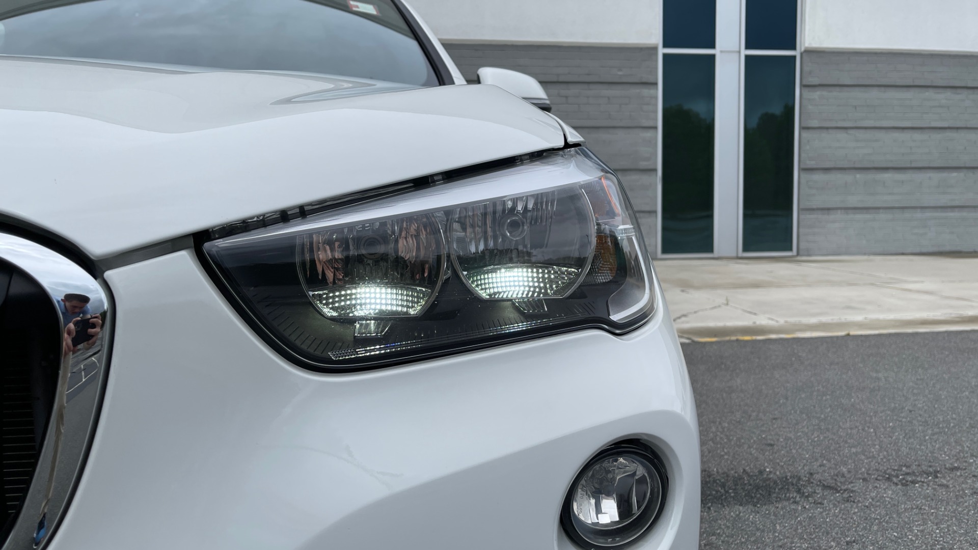 Used 2018 BMW X1 XDRIVE28I / CONV PKG / PANO-ROOF / HTD STS / PARK ASST / REARVIEW for sale Sold at Formula Imports in Charlotte NC 28227 14