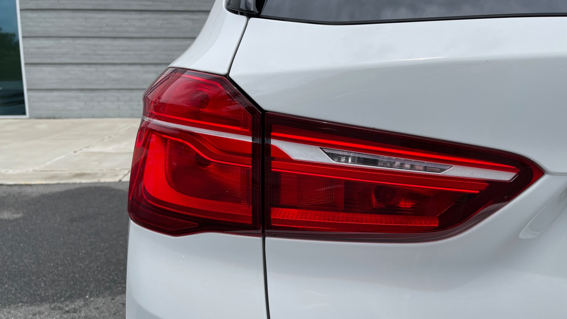 Used 2018 BMW X1 XDRIVE28I / CONV PKG / PANO-ROOF / HTD STS / PARK ASST / REARVIEW for sale Sold at Formula Imports in Charlotte NC 28227 29