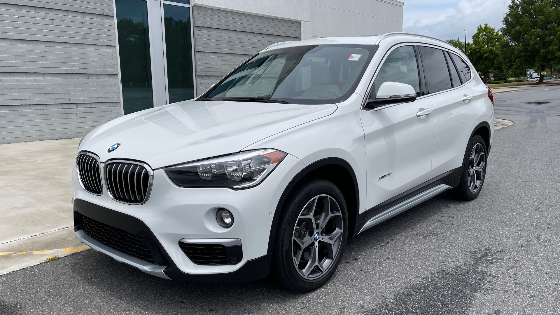 Used 2018 BMW X1 XDRIVE28I / CONV PKG / PANO-ROOF / HTD STS / PARK ASST / REARVIEW for sale Sold at Formula Imports in Charlotte NC 28227 3