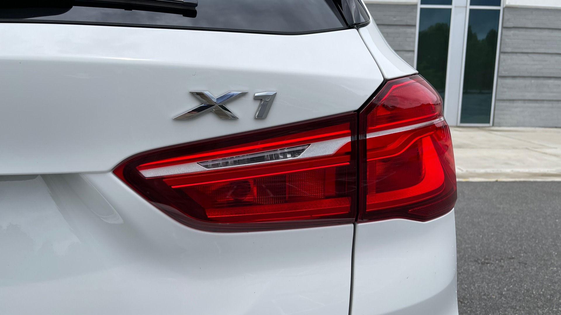 Used 2018 BMW X1 XDRIVE28I / CONV PKG / PANO-ROOF / HTD STS / PARK ASST / REARVIEW for sale Sold at Formula Imports in Charlotte NC 28227 30