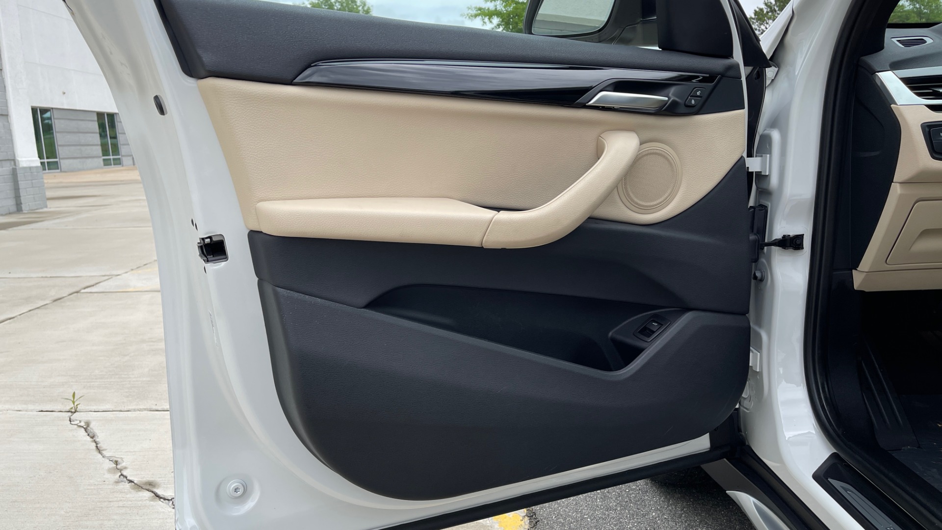 Used 2018 BMW X1 XDRIVE28I / CONV PKG / PANO-ROOF / HTD STS / PARK ASST / REARVIEW for sale Sold at Formula Imports in Charlotte NC 28227 33