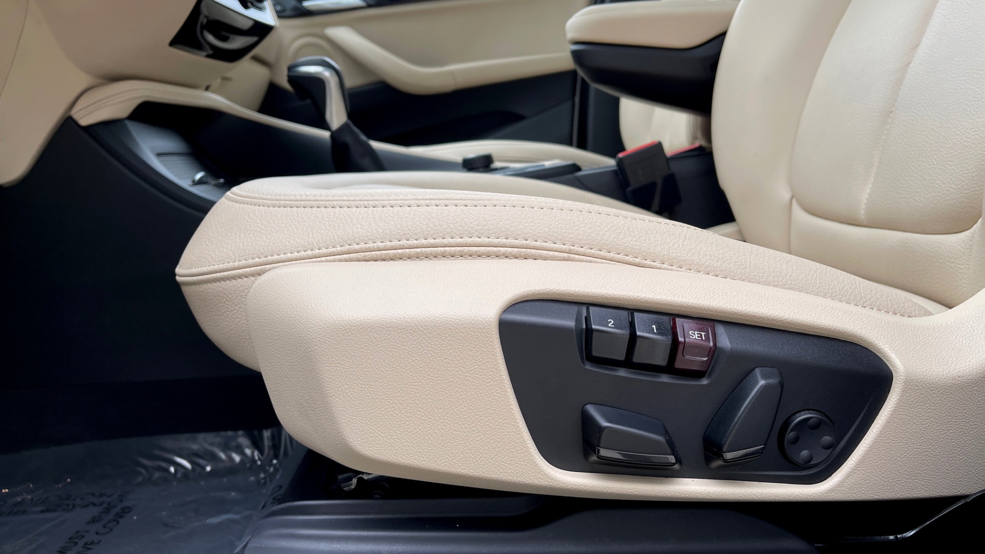 Used 2018 BMW X1 XDRIVE28I / CONV PKG / PANO-ROOF / HTD STS / PARK ASST / REARVIEW for sale Sold at Formula Imports in Charlotte NC 28227 38