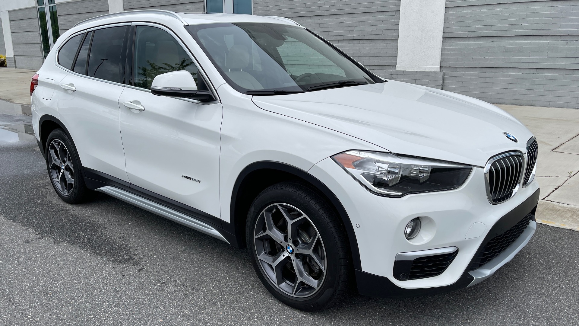 Used 2018 BMW X1 XDRIVE28I / CONV PKG / PANO-ROOF / HTD STS / PARK ASST / REARVIEW for sale Sold at Formula Imports in Charlotte NC 28227 5