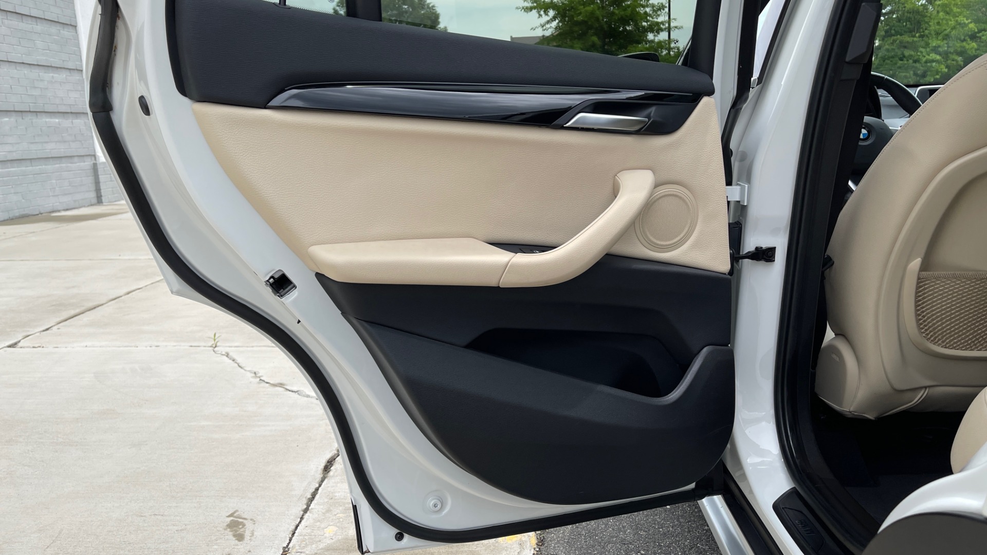 Used 2018 BMW X1 XDRIVE28I / CONV PKG / PANO-ROOF / HTD STS / PARK ASST / REARVIEW for sale Sold at Formula Imports in Charlotte NC 28227 67