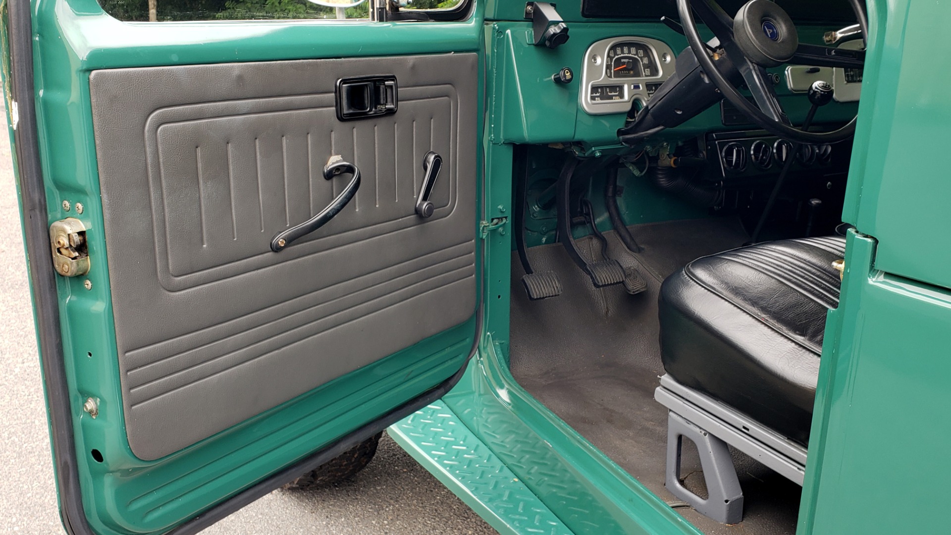 Used 1978 Toyota FJ40 LAND CRUISER 4x4 HARDTOP / RESTORED / 4-SPEED MAN / NEW AIR COND for sale Sold at Formula Imports in Charlotte NC 28227 18