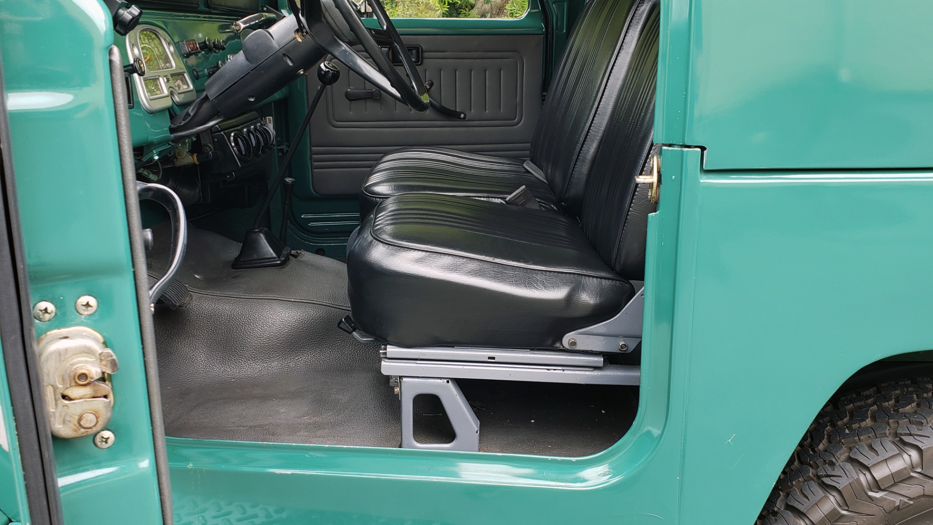 Used 1978 Toyota FJ40 LAND CRUISER 4x4 HARDTOP / RESTORED / 4-SPEED MAN / NEW AIR COND for sale Sold at Formula Imports in Charlotte NC 28227 19