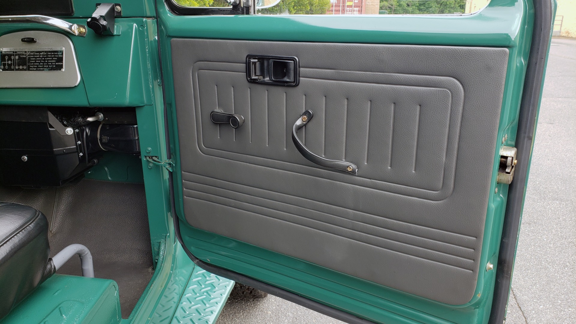 Used 1978 Toyota FJ40 LAND CRUISER 4x4 HARDTOP / RESTORED / 4-SPEED MAN / NEW AIR COND for sale Sold at Formula Imports in Charlotte NC 28227 27
