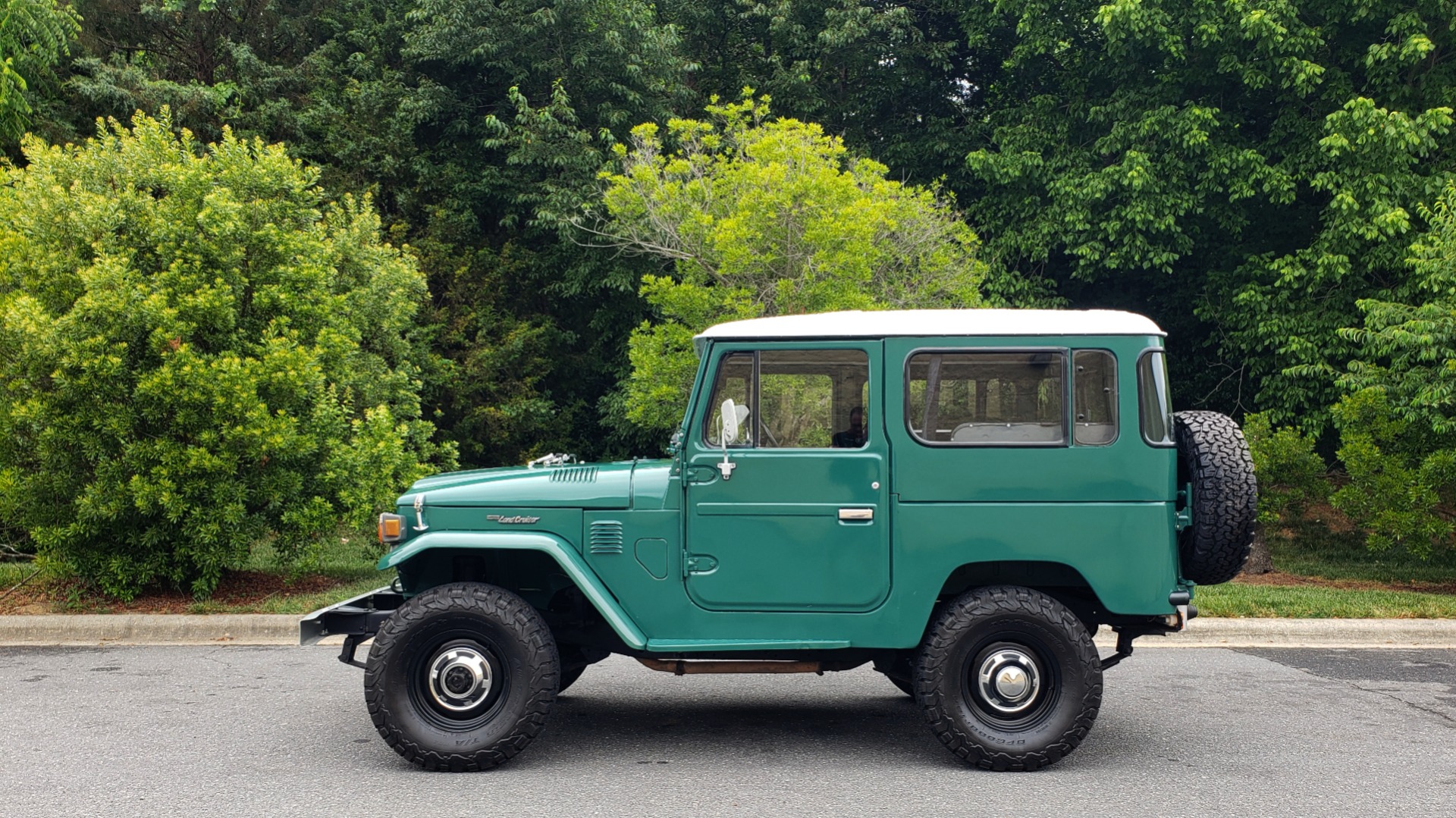 Used 1978 Toyota FJ40 LAND CRUISER 4x4 HARDTOP / RESTORED / 4-SPEED MAN / NEW AIR COND for sale Sold at Formula Imports in Charlotte NC 28227 5