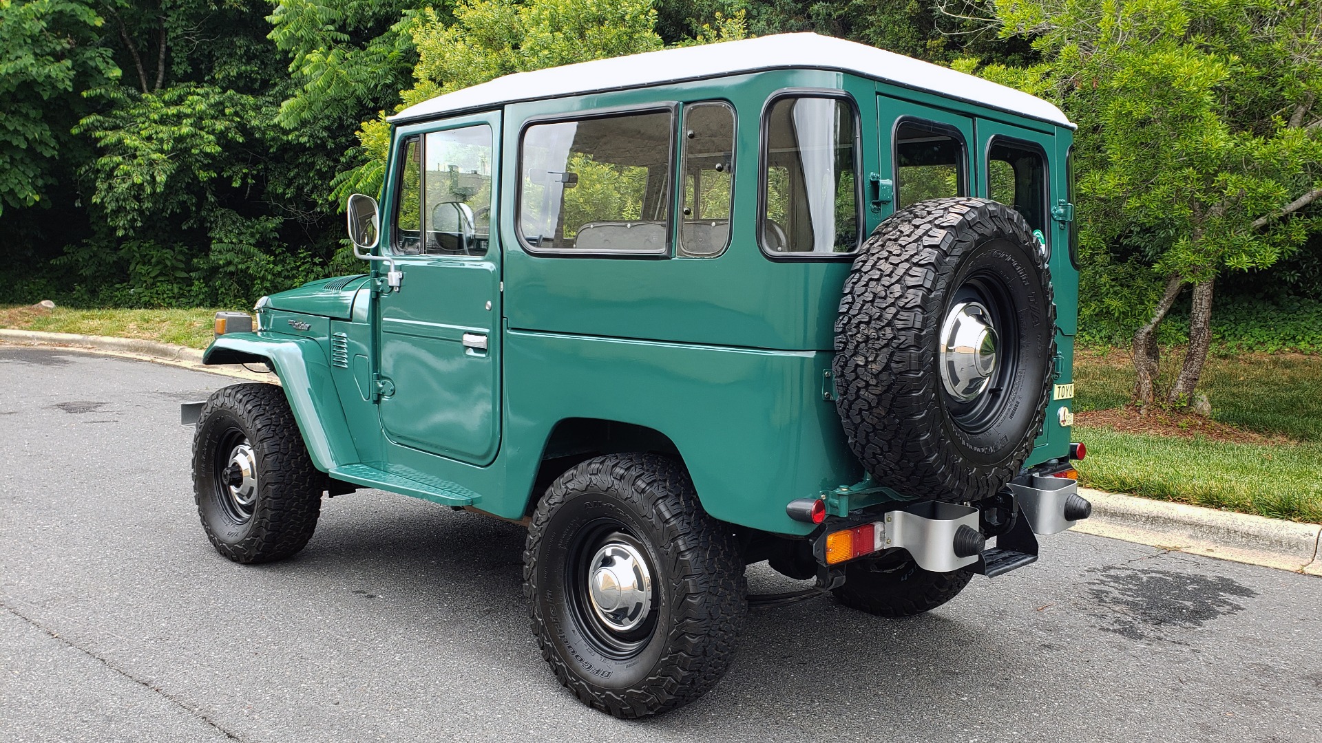 Used 1978 Toyota FJ40 LAND CRUISER 4x4 HARDTOP / RESTORED / 4-SPEED MAN / NEW AIR COND for sale Sold at Formula Imports in Charlotte NC 28227 6