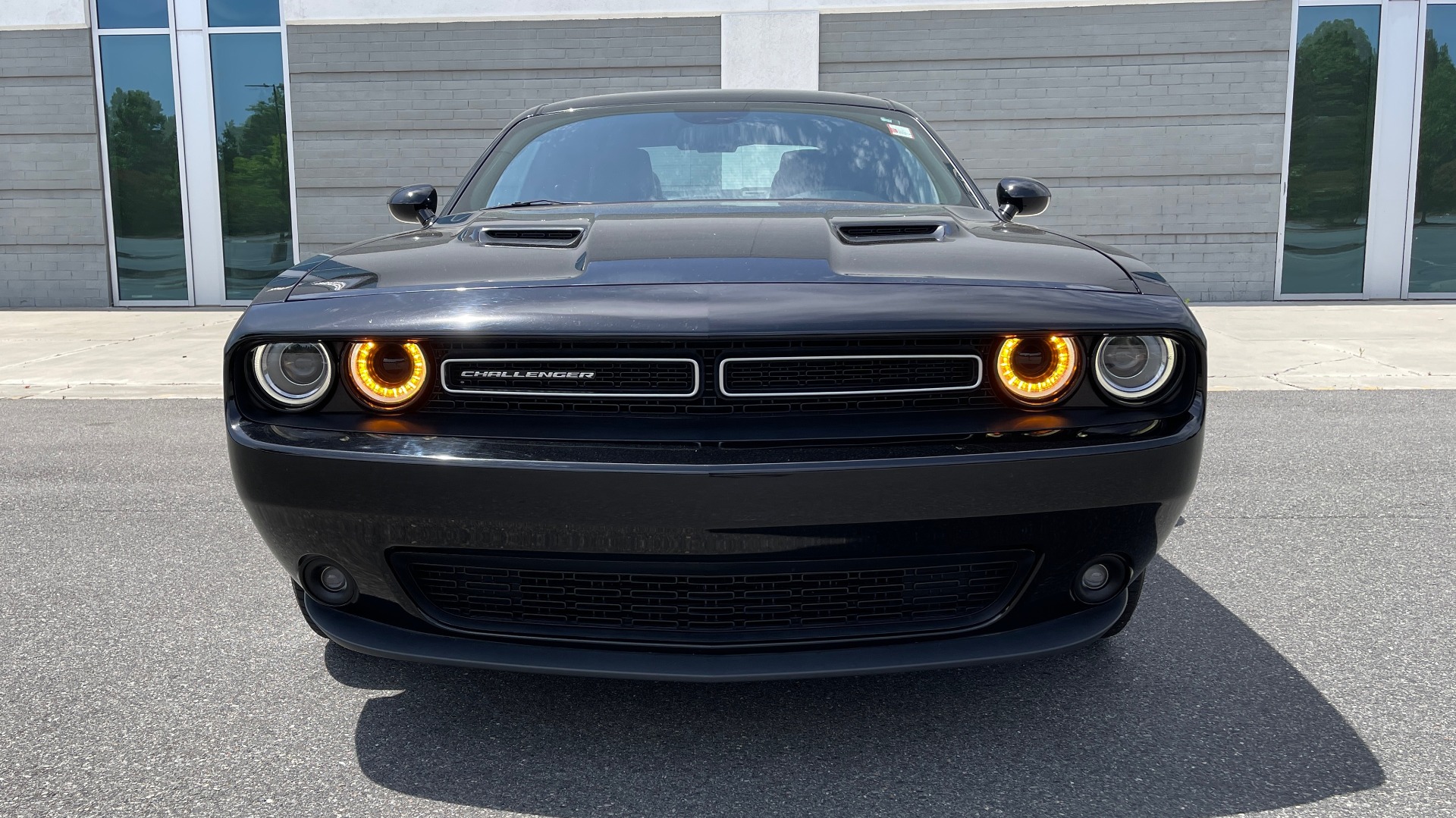 Used 2015 Dodge CHALLENGER SXT PLUS COUPE / 3.6L V6 / 8-SPD AUTO / NAV / ALPINE / SUNROOF / REARVIEW for sale Sold at Formula Imports in Charlotte NC 28227 11