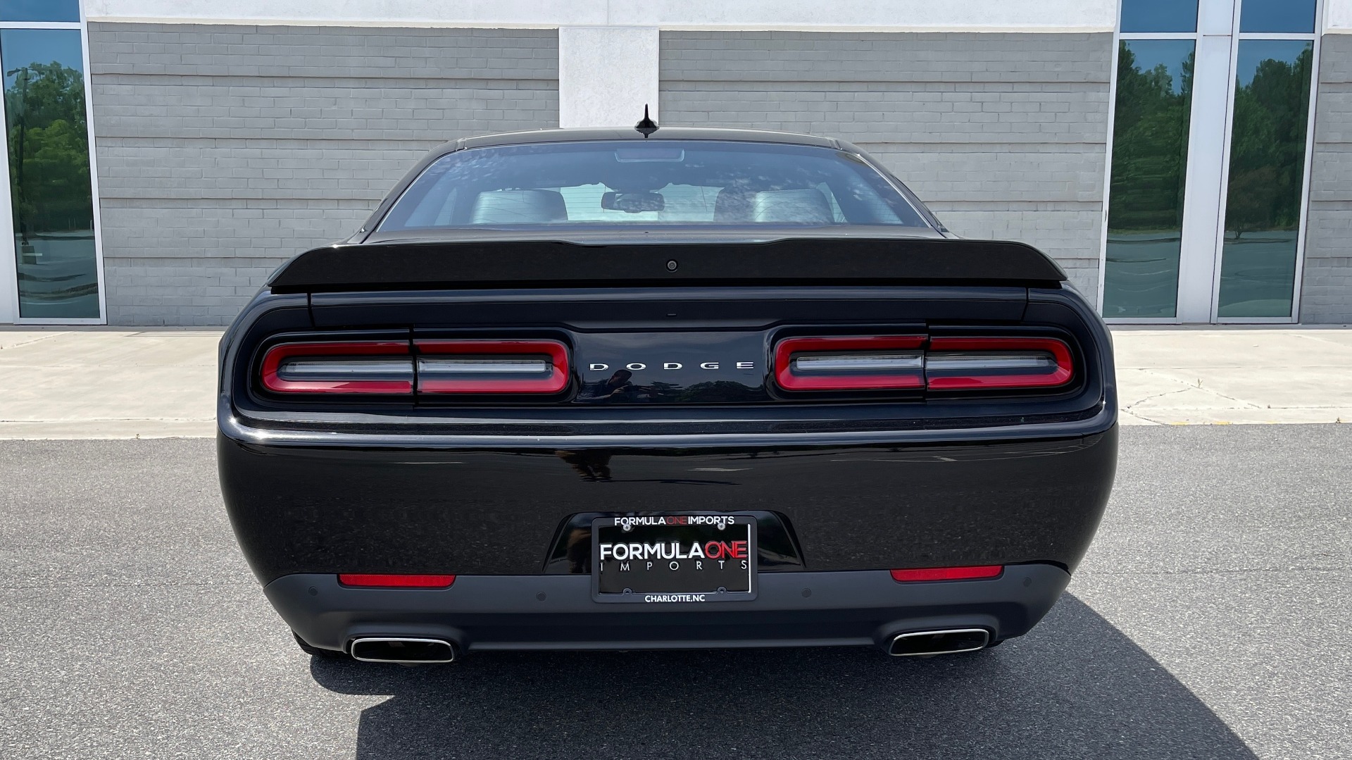 Used 2015 Dodge CHALLENGER SXT PLUS COUPE / 3.6L V6 / 8-SPD AUTO / NAV / ALPINE / SUNROOF / REARVIEW for sale Sold at Formula Imports in Charlotte NC 28227 19