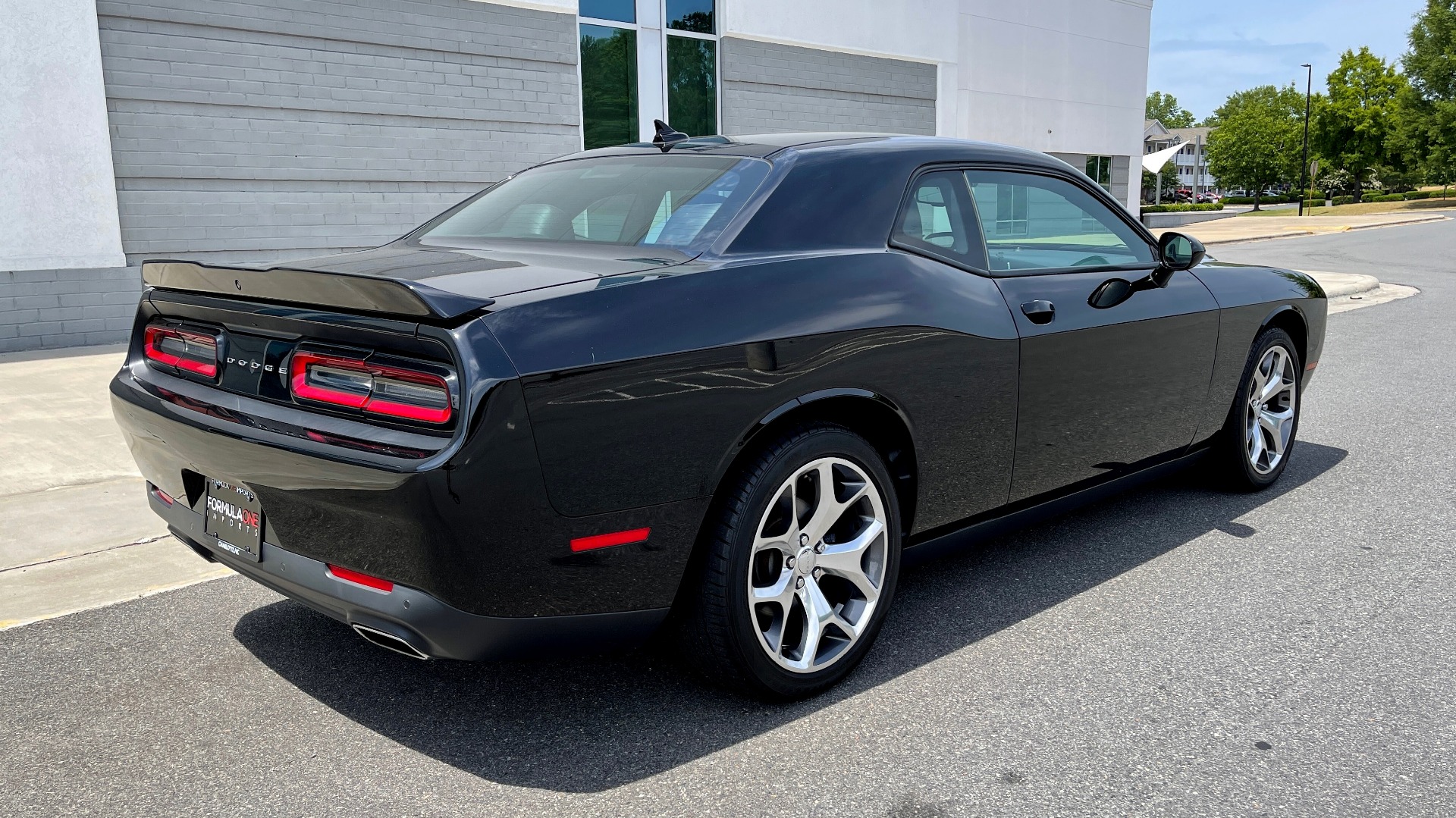 Used 2015 Dodge CHALLENGER SXT PLUS COUPE / 3.6L V6 / 8-SPD AUTO / NAV / ALPINE / SUNROOF / REARVIEW for sale Sold at Formula Imports in Charlotte NC 28227 2