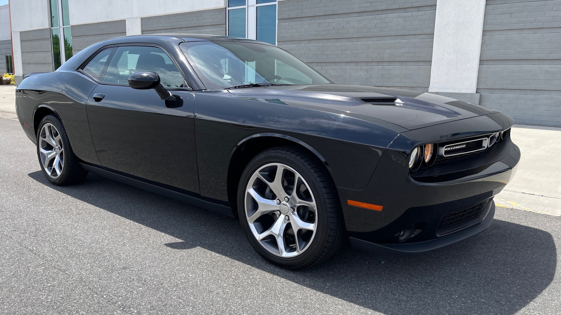 Used 2015 Dodge CHALLENGER SXT PLUS COUPE / 3.6L V6 / 8-SPD AUTO / NAV / ALPINE / SUNROOF / REARVIEW for sale Sold at Formula Imports in Charlotte NC 28227 3