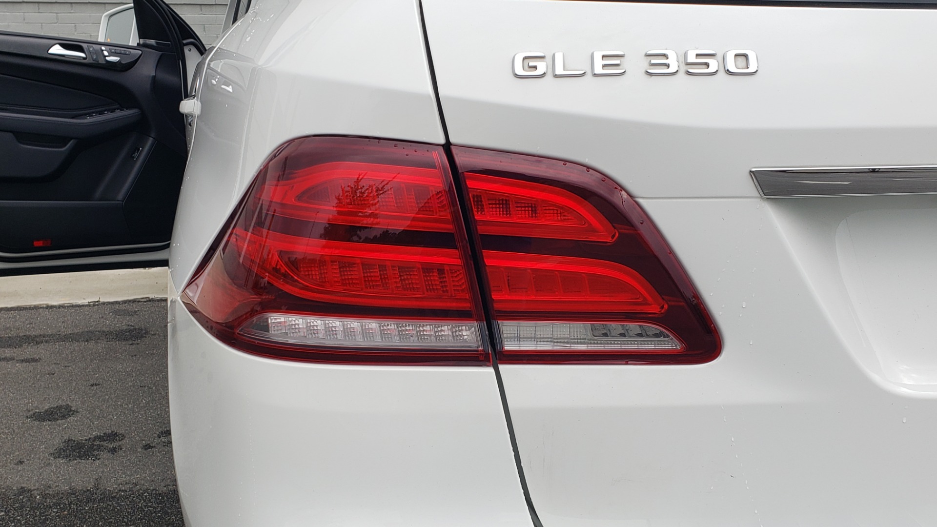 Used 2018 Mercedes-Benz GLE 350 4MATIC / PREM PKG / NAV / PARK ASST / K/H SND / HITCH / REARVIEW for sale Sold at Formula Imports in Charlotte NC 28227 33